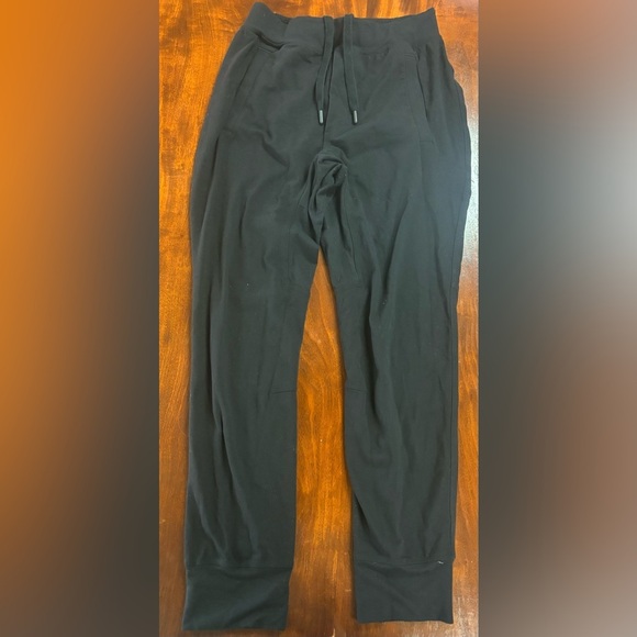 Black Lululemon Soft Jersey Classic-Fit Mid-Rise Jogger, size small - Picture 1 of 4